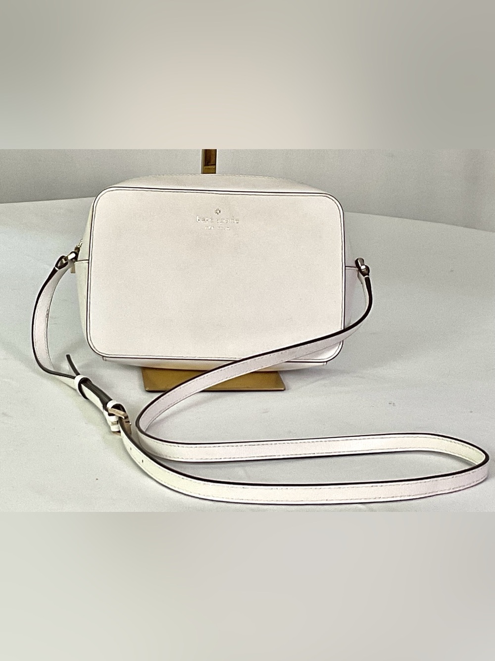 NWOT-Kate Spade-“ HARPER”-white parchment leather Crossbody bag